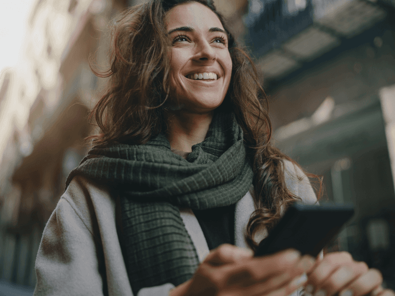 ihmisiä kokoustamassa